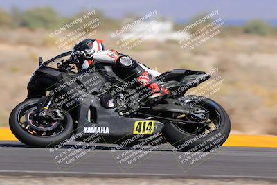 media/Oct-08-2022-SoCal Trackdays (Sat) [[1fc3beec89]]/Turn 16 (125pm)/